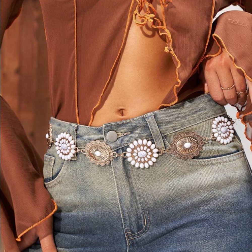 White Floral Chain Belt